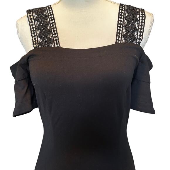 YIGAL Azroel Crochet Lace Cold Shoulder A-Line Cocktail Dress in Black-Size S - Picture 3 of 7